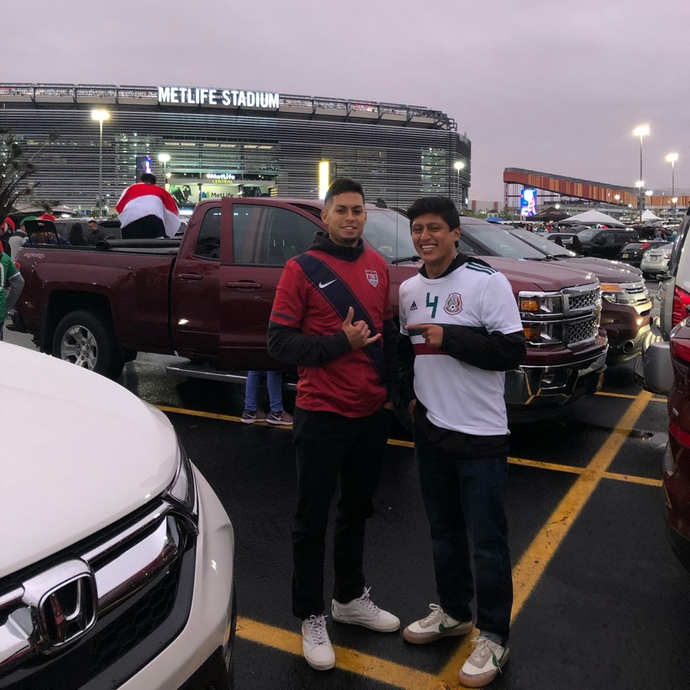 Meet your Posher, Raymond